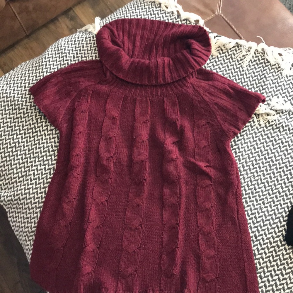 Short sleeve sweater